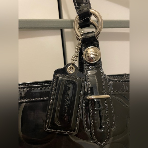 Coach Patent Black Leather Tote Signature C Logo Purse Bag.  f1093-f15246 - Picture 8 of 8